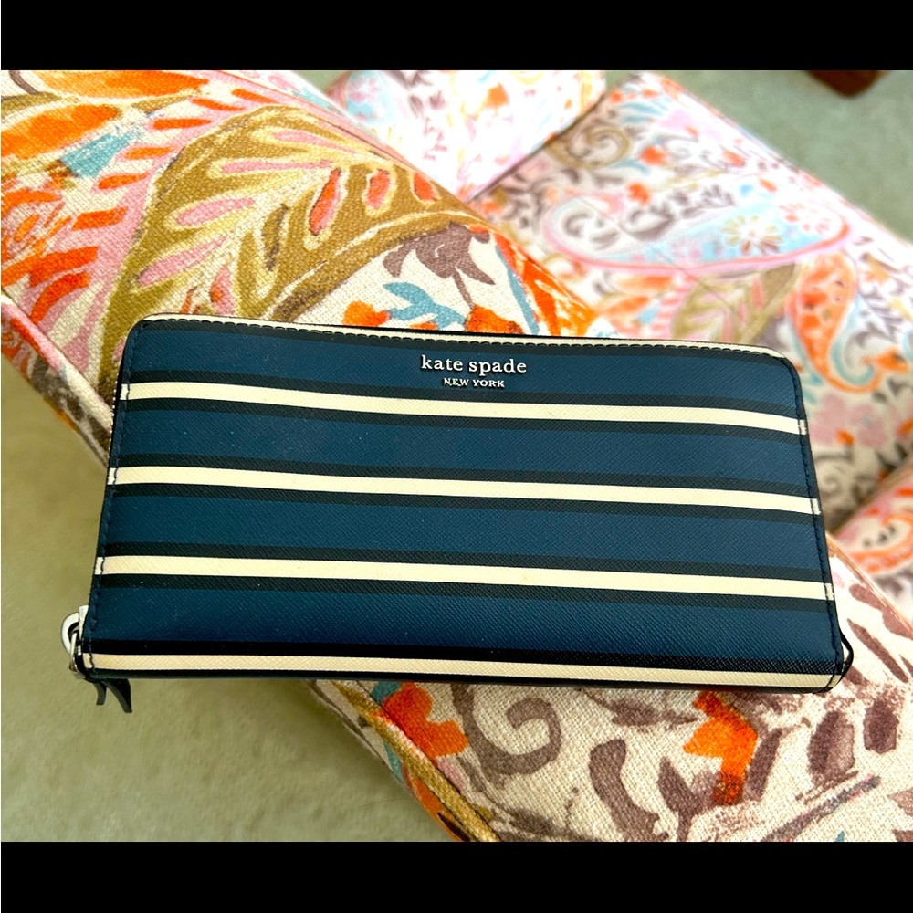 Kate Spade wallet like new